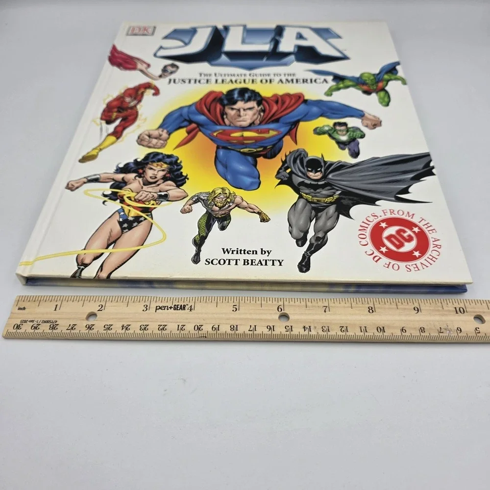 JLA:The Ultimate Guide to the Justice League of America Scott Beatty DK Pub 2002
